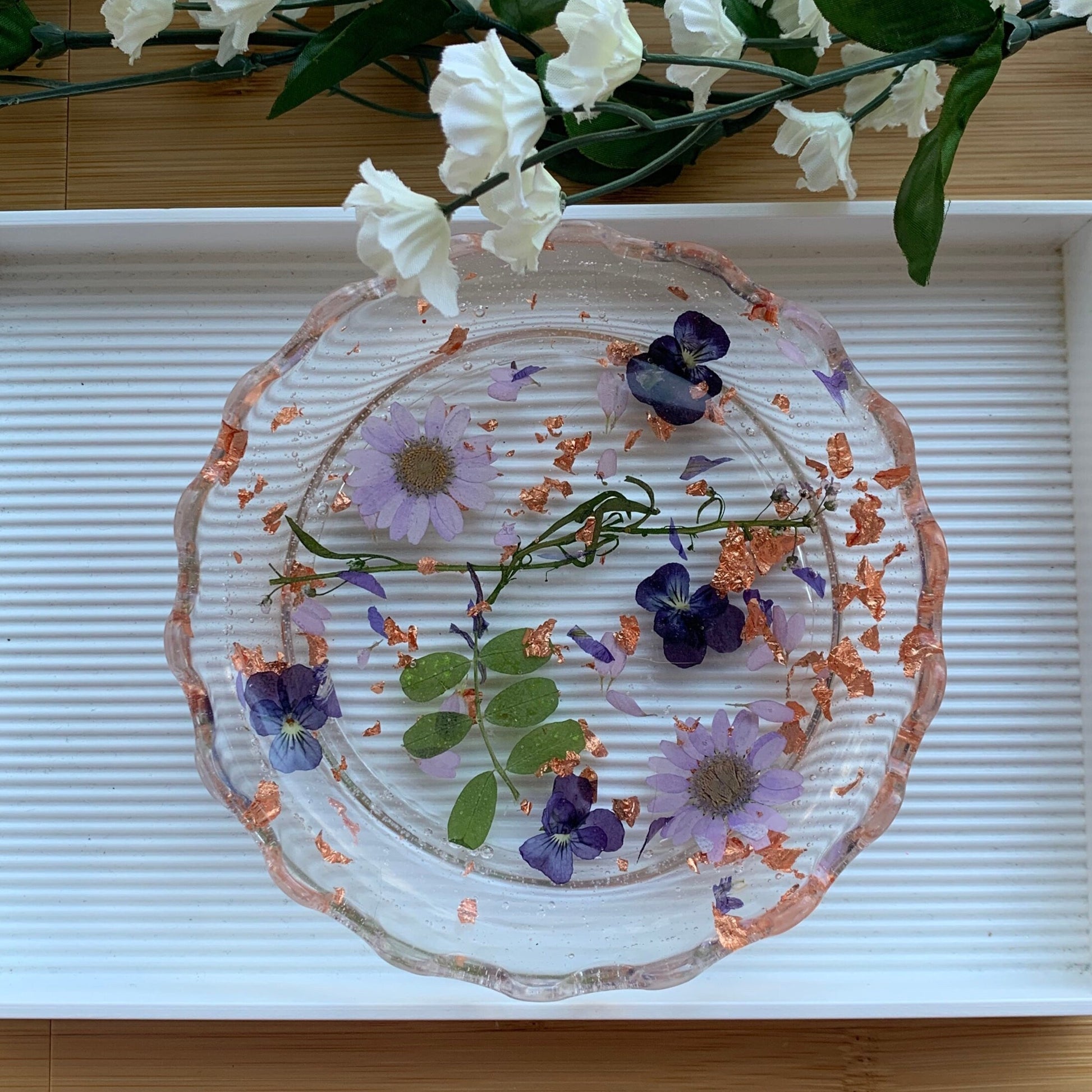 Handmade Floral Resin Jewelry Dish, Jewelry Tray, Resin Jewelry Tray, Resin Jewelry Dish, Trinket Tray, Resin Trinket Tray, Trinket Dish