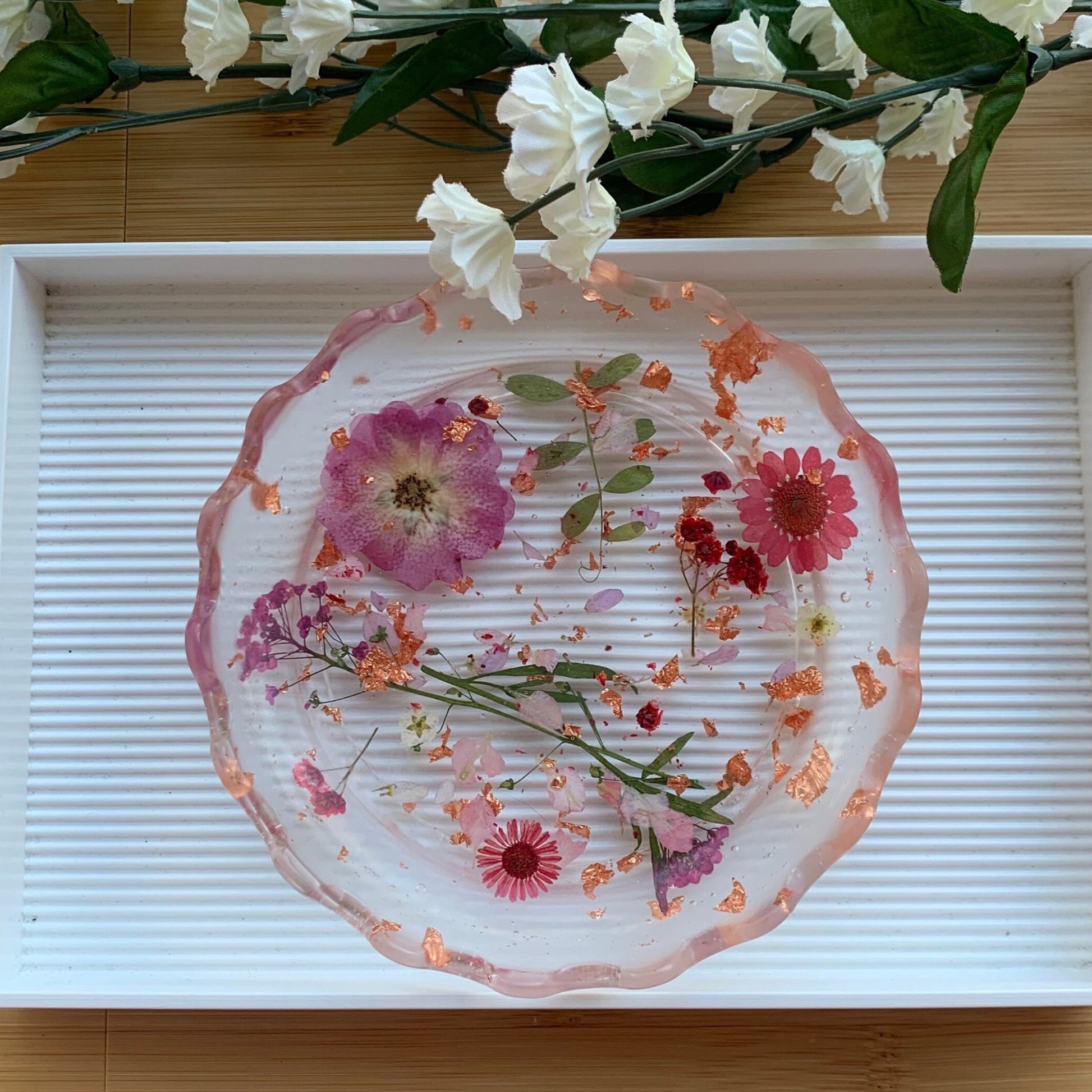 Handmade Floral Resin Jewelry Dish, Jewelry Tray, Resin Jewelry Tray, Resin Jewelry Dish, Trinket Tray, Resin Trinket Tray, Trinket Dish