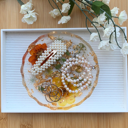 Handmade Floral Resin Jewelry Dish, Jewelry Tray, Resin Jewelry Tray, Resin Jewelry Dish, Trinket Tray, Resin Trinket Tray, Trinket Dish